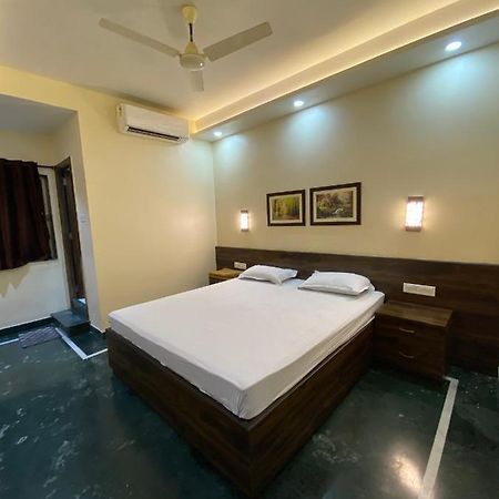 Shivam Hotels Колката Екстер'єр фото