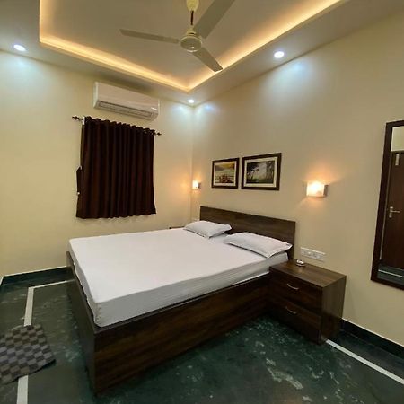 Shivam Hotels Колката Екстер'єр фото