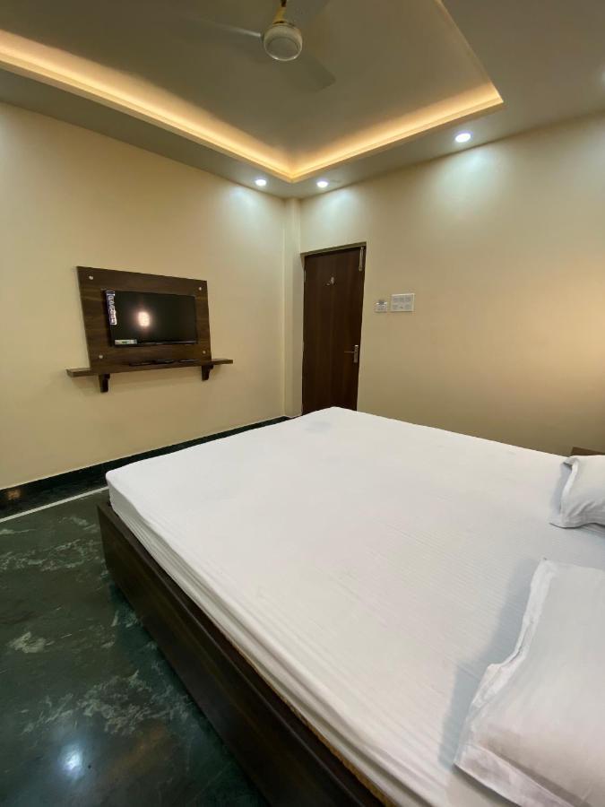 Shivam Hotels Колката Екстер'єр фото