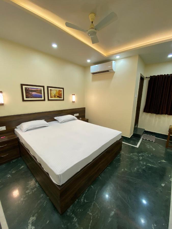Shivam Hotels Колката Екстер'єр фото