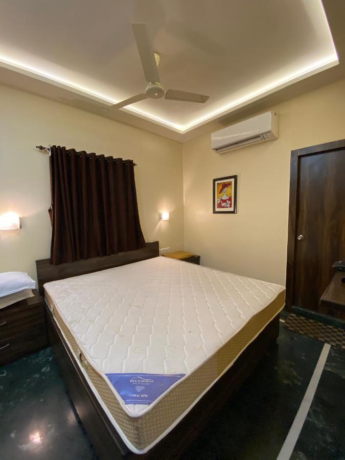 Shivam Hotels Колката Екстер'єр фото