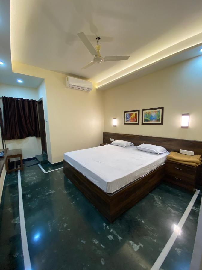 Shivam Hotels Колката Екстер'єр фото