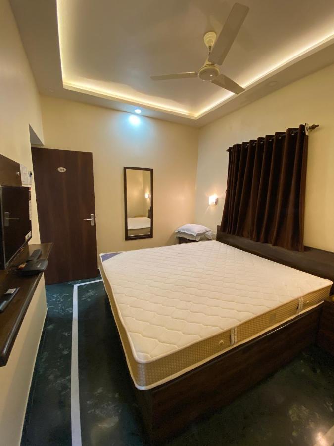 Shivam Hotels Колката Екстер'єр фото